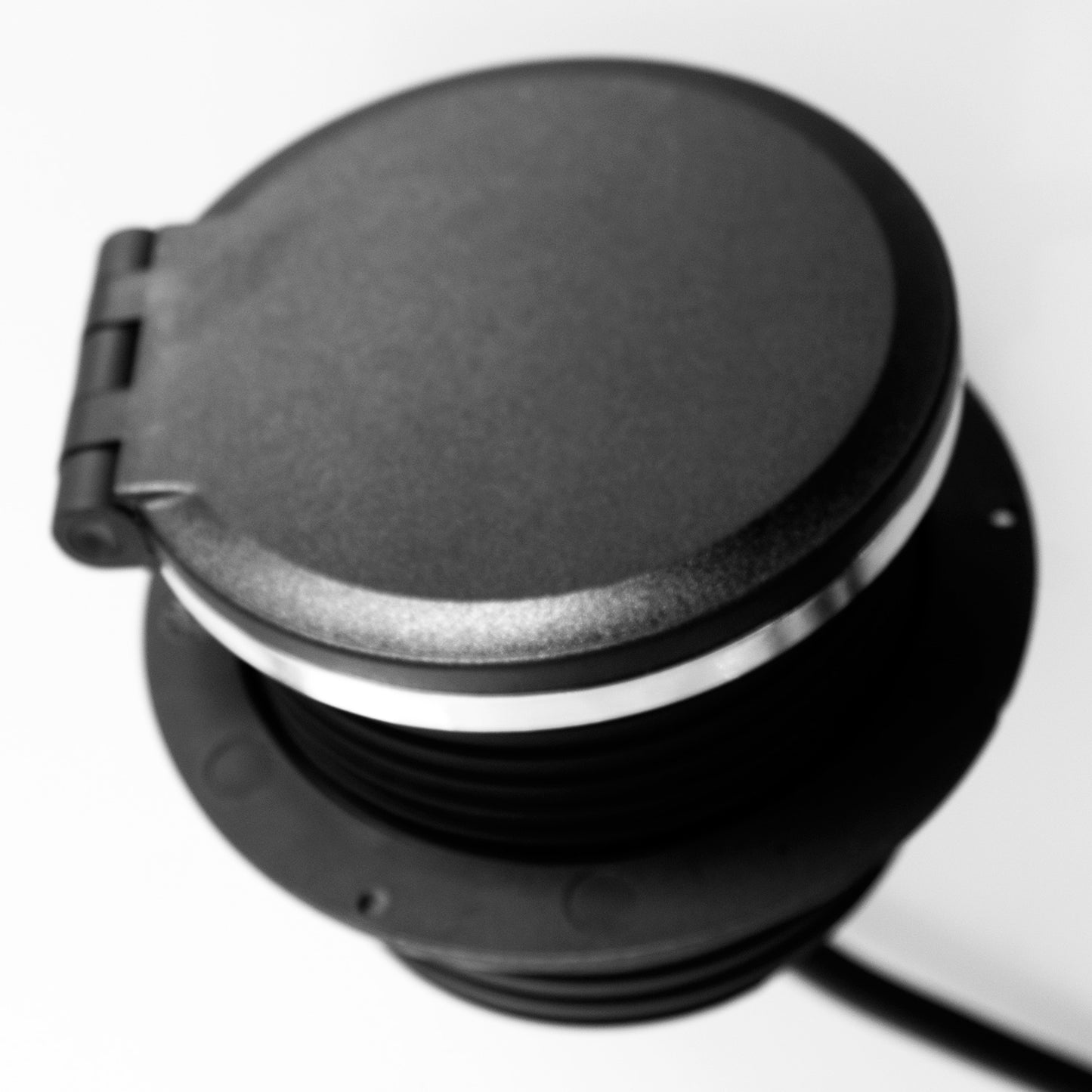 ChargePad 8cm Grommet Power Unit, 5A-fused Socket, USB A+C, Wireless Charger, HDMI, 1.6m Cable