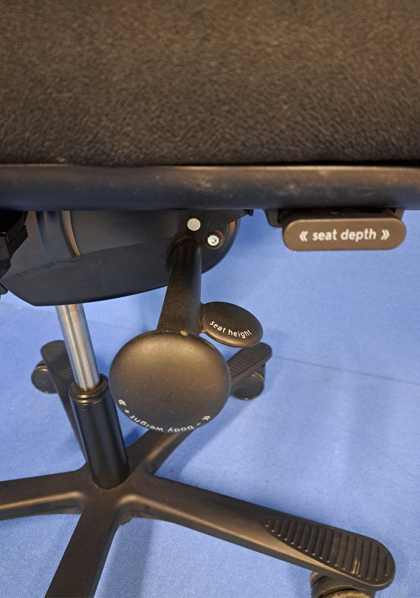 Orangebox Flo Mid Back Task Armchair with Headrest Black (used)