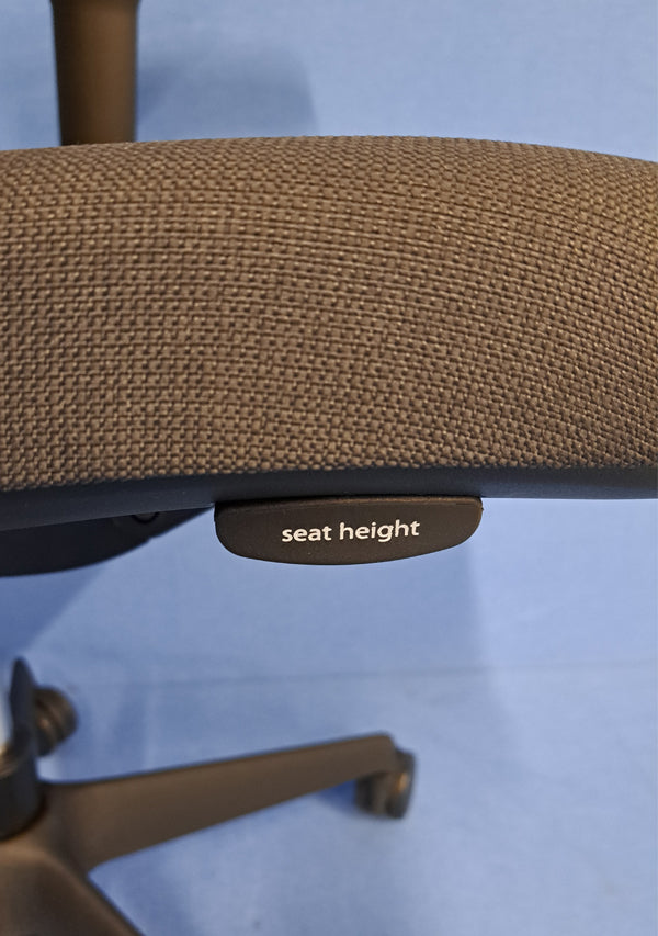 Orangebox Do Mesh Back Operators Armchair Grey / White (used) *PLENTY OF STOCK AVAILABLE*