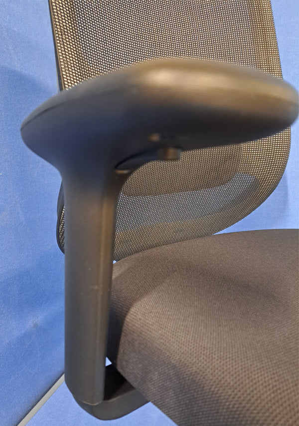 Orangebox Do Mesh Back Operators Armchair Grey / White (used) *PLENTY OF STOCK AVAILABLE*