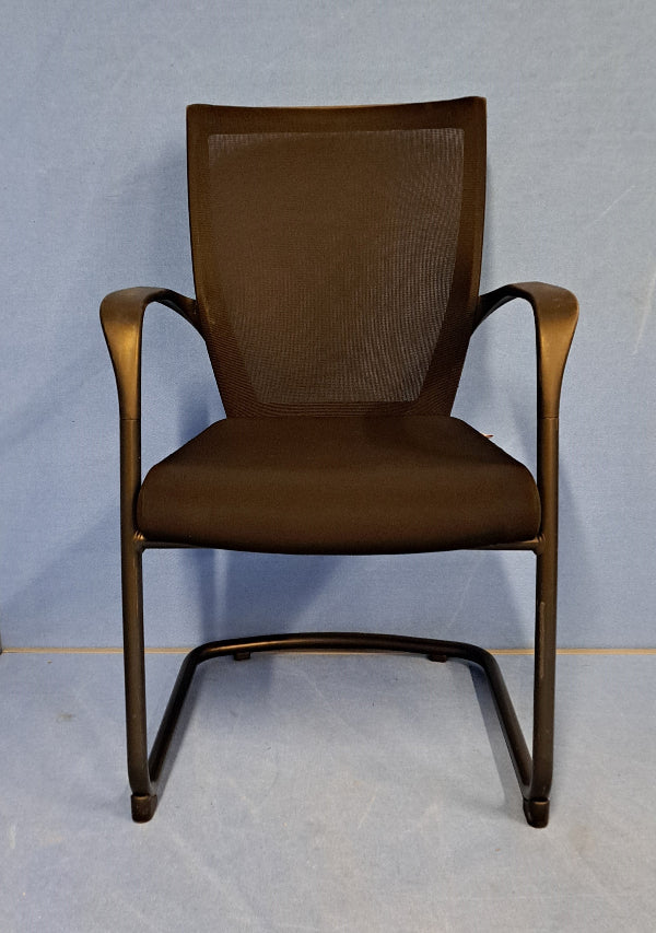 Set of 2 Sidiz Meeting / Visitor Armchairs on a Cantilever Frame Black (used)