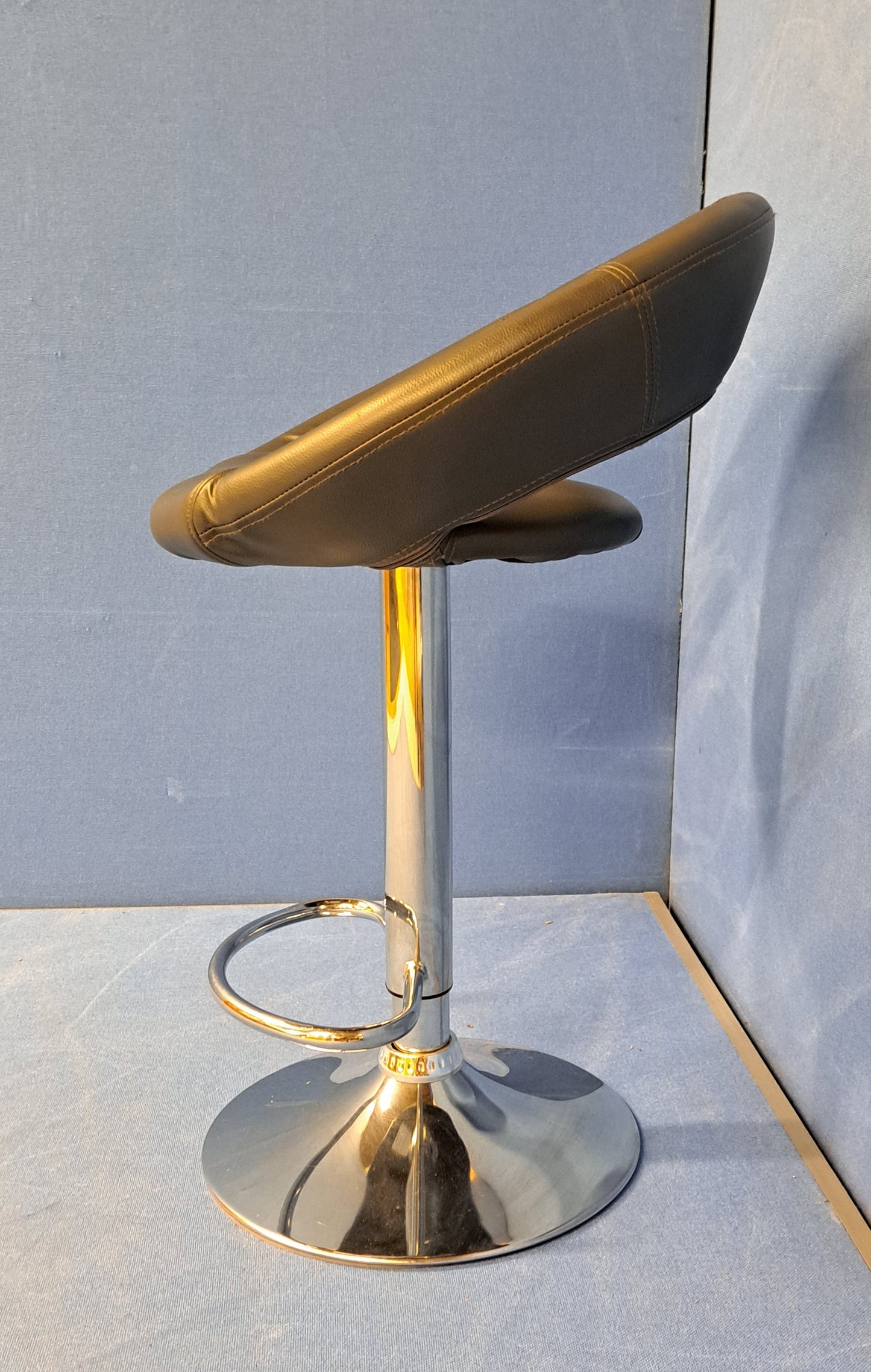 *SALE* Height Adjustable Grey Bar Stool (torn on the seat) (used)