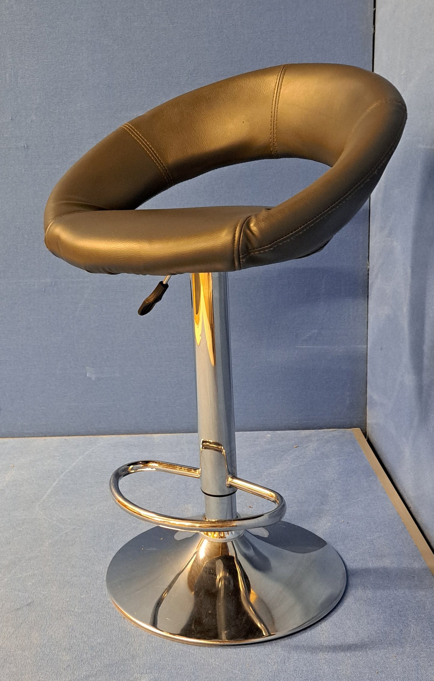 *SALE* Height Adjustable Grey Bar Stool (torn on the seat) (used)
