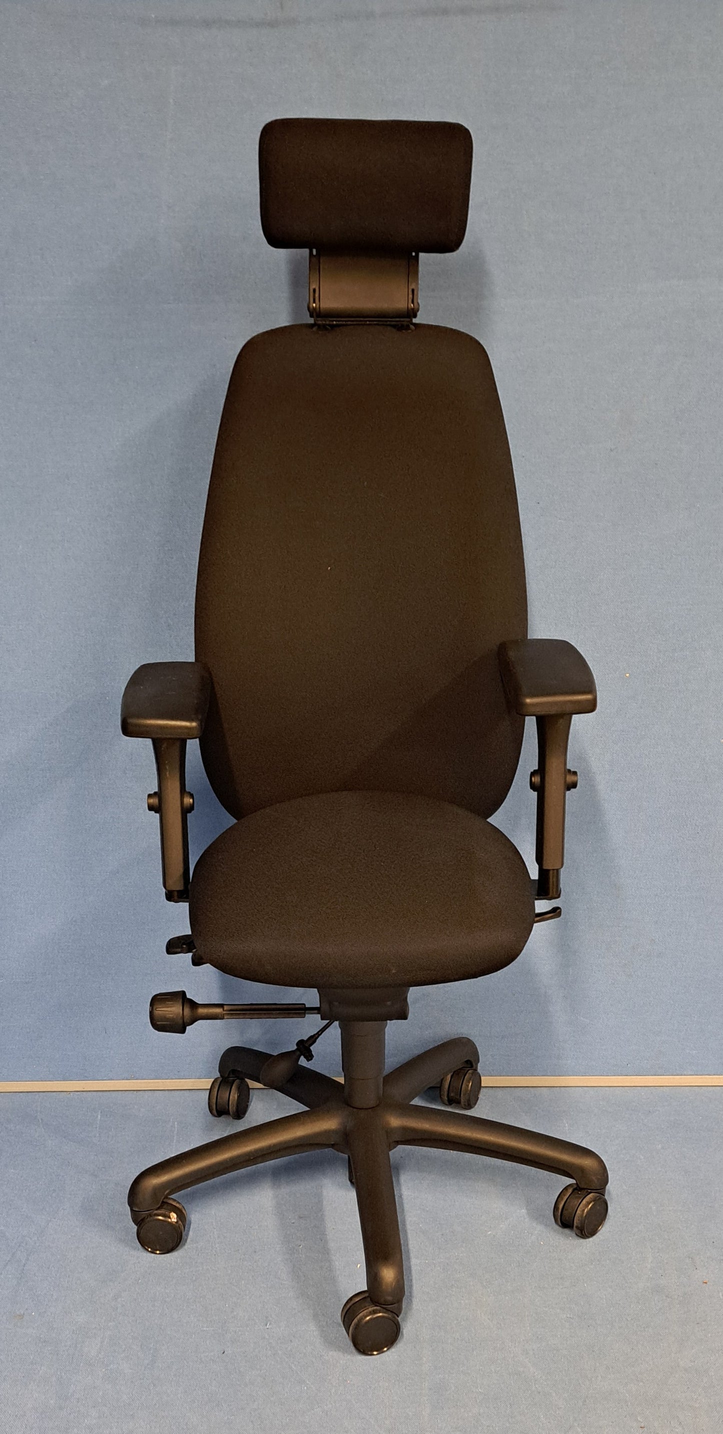 *SALE* High Back Operators Armchair with Adjustable Headrest Black (used)