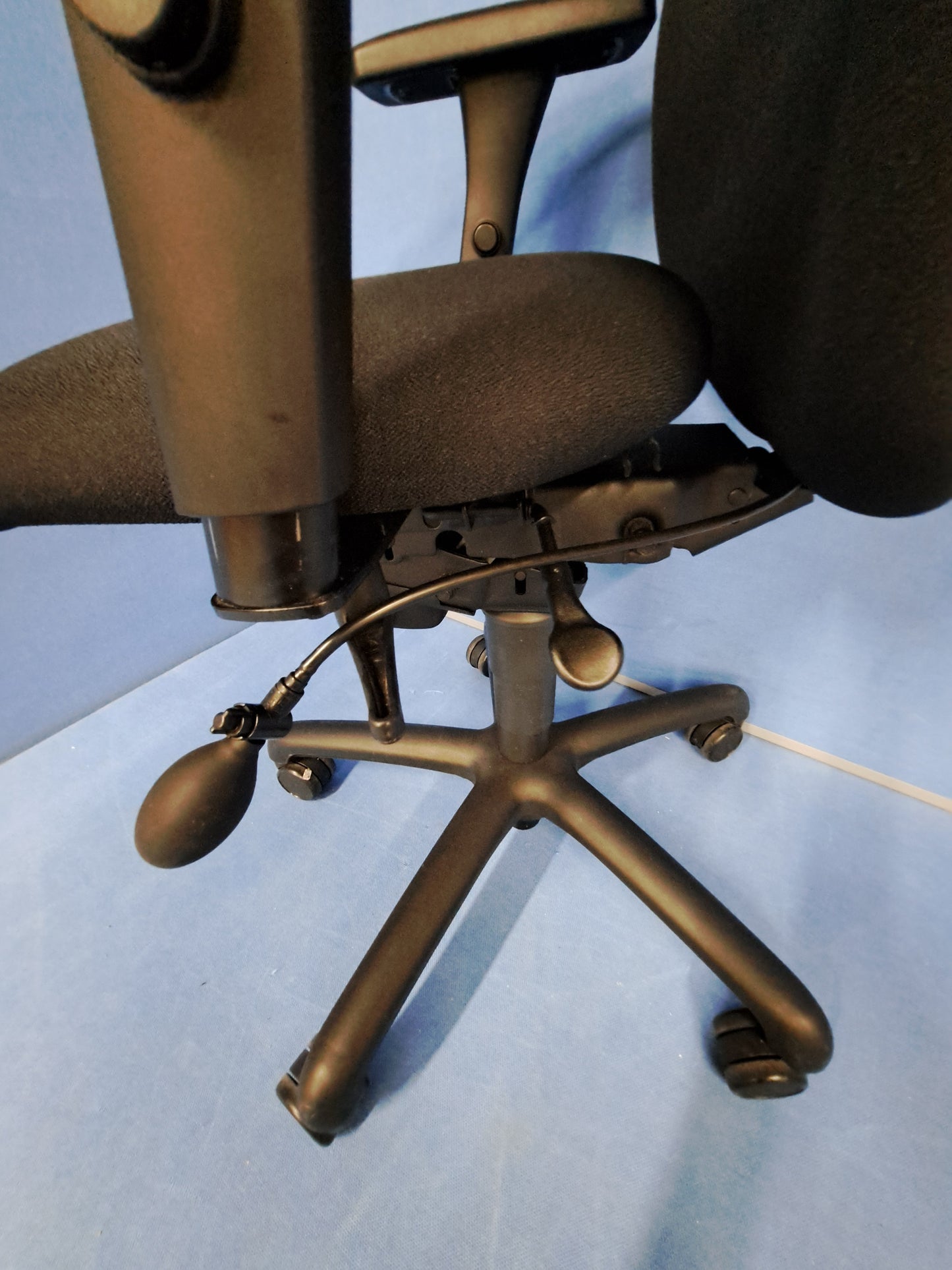 *SALE* High Back Operators Armchair with Adjustable Headrest Black (used)
