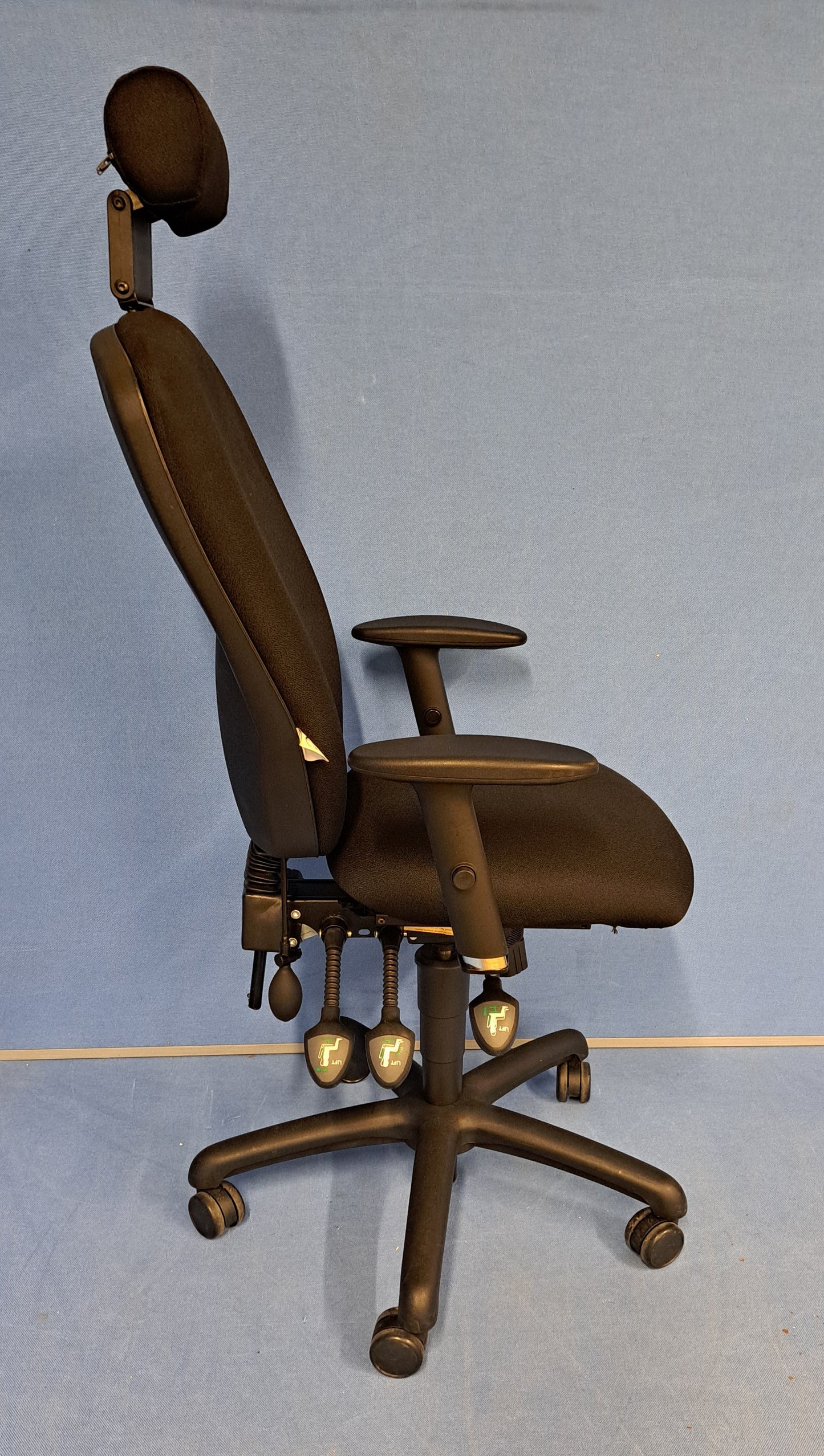 *SALE* High Back Operators Armchair with Adjustable Headrest Black (used)