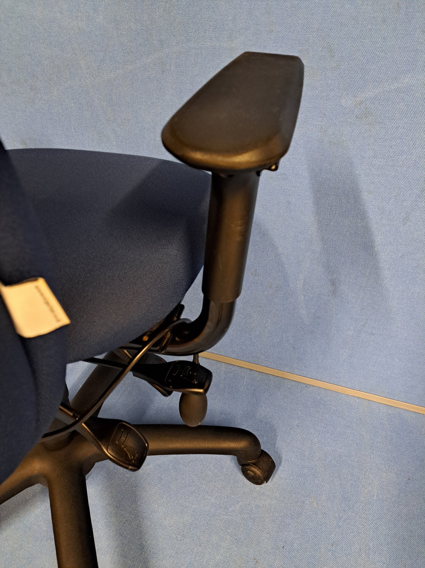 Medium Back Operators Armchair with Blue (used)