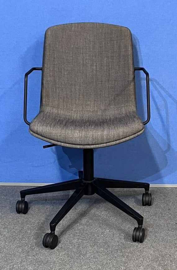 Orangebox Cubb Five Star Base Armchair (used)