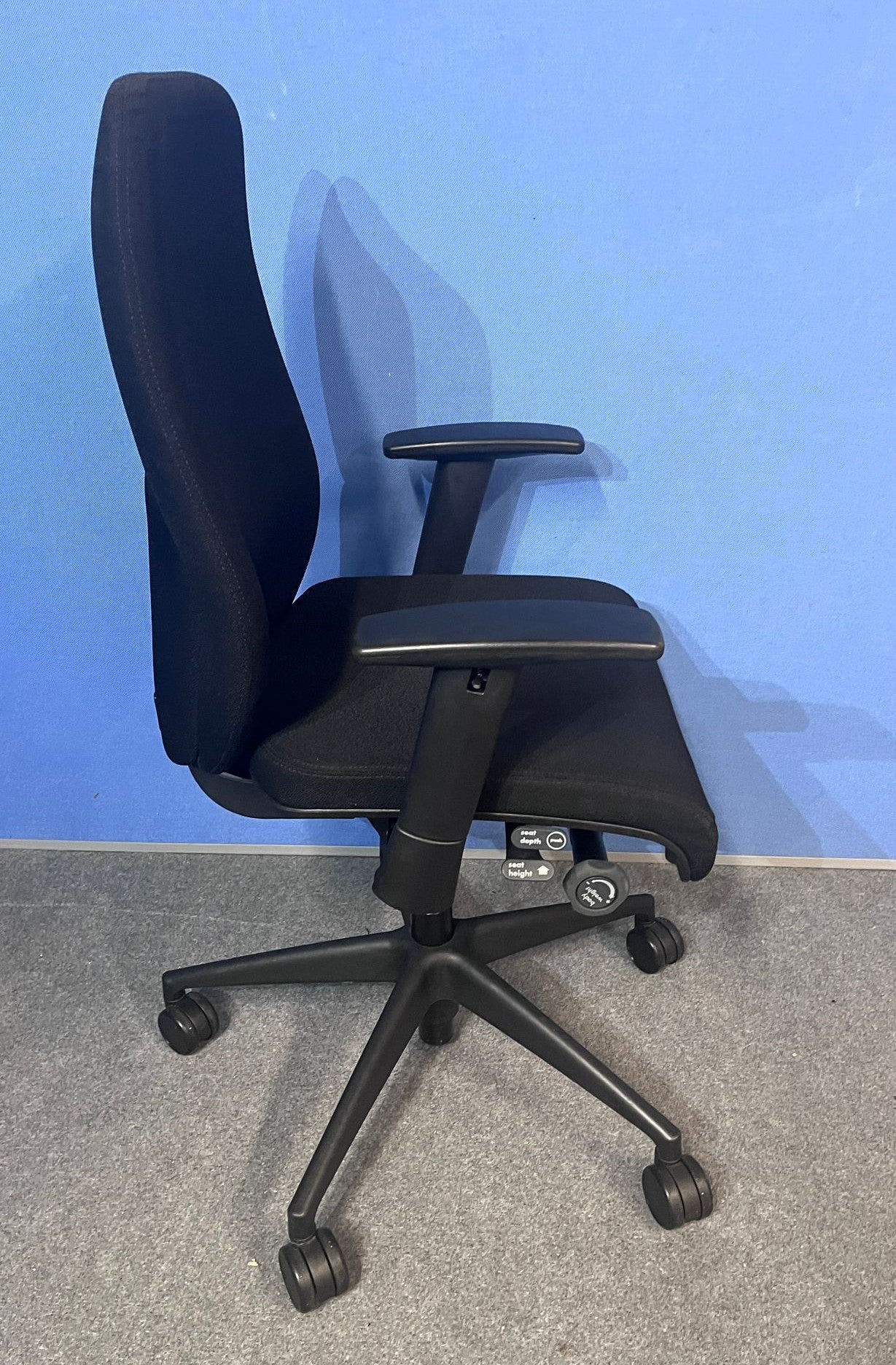 Boss Design Key Task Medium Armchair Black (used)