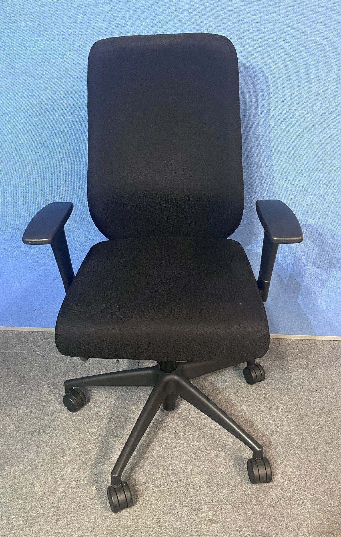 Boss Design Key Task Medium Armchair Black (used)