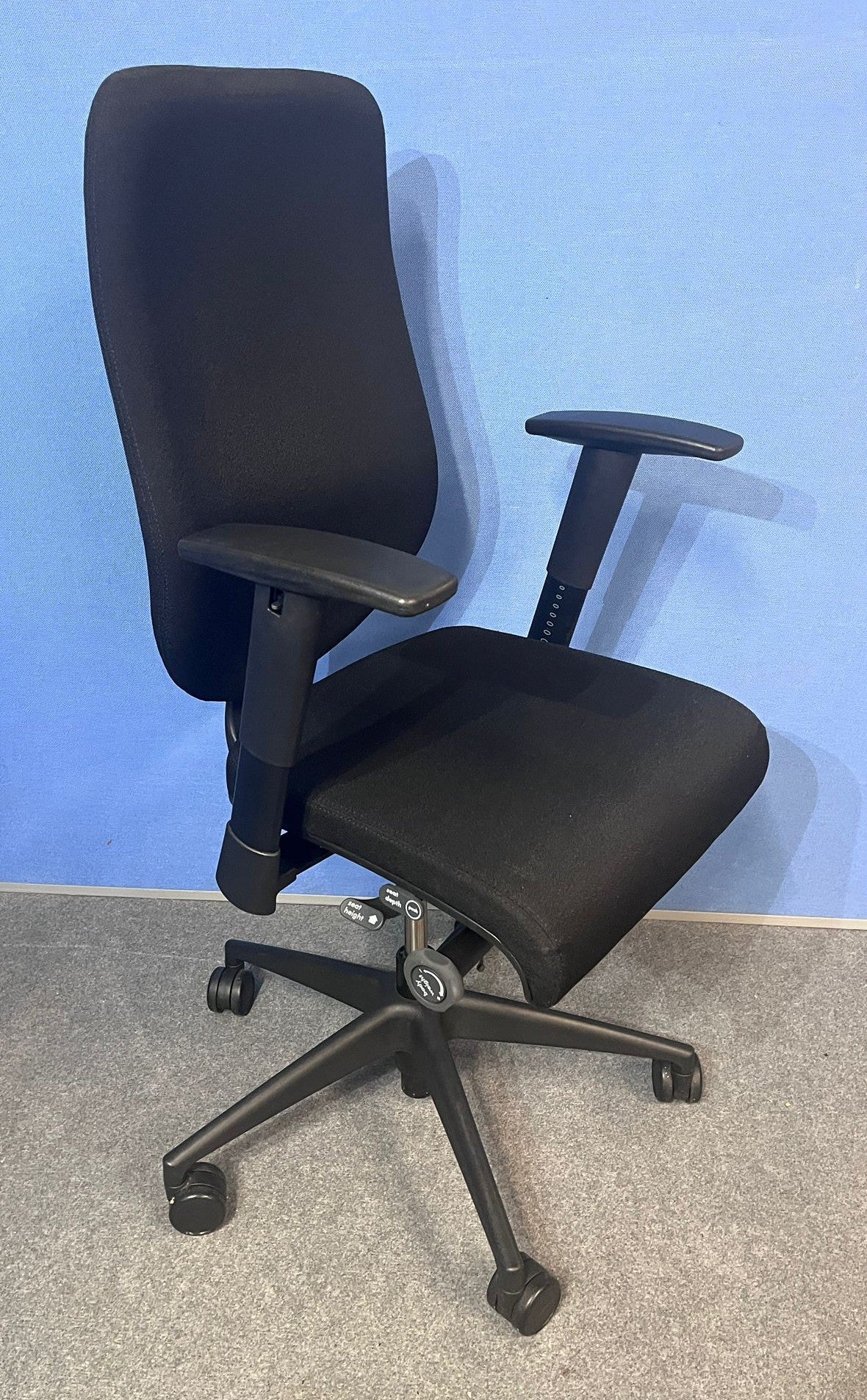 Boss Design Key Task Medium Armchair Black (used)