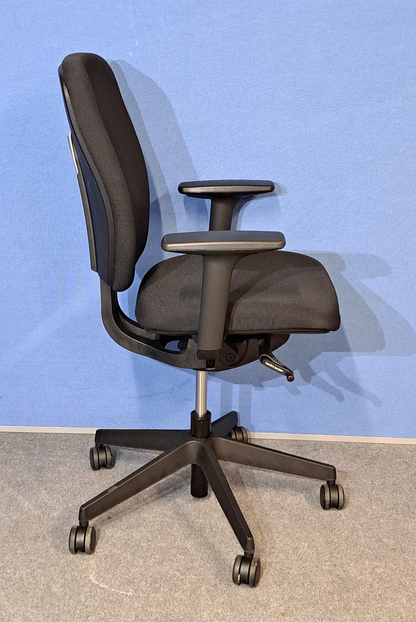 Senator Dash Operator Armchair Black (used)