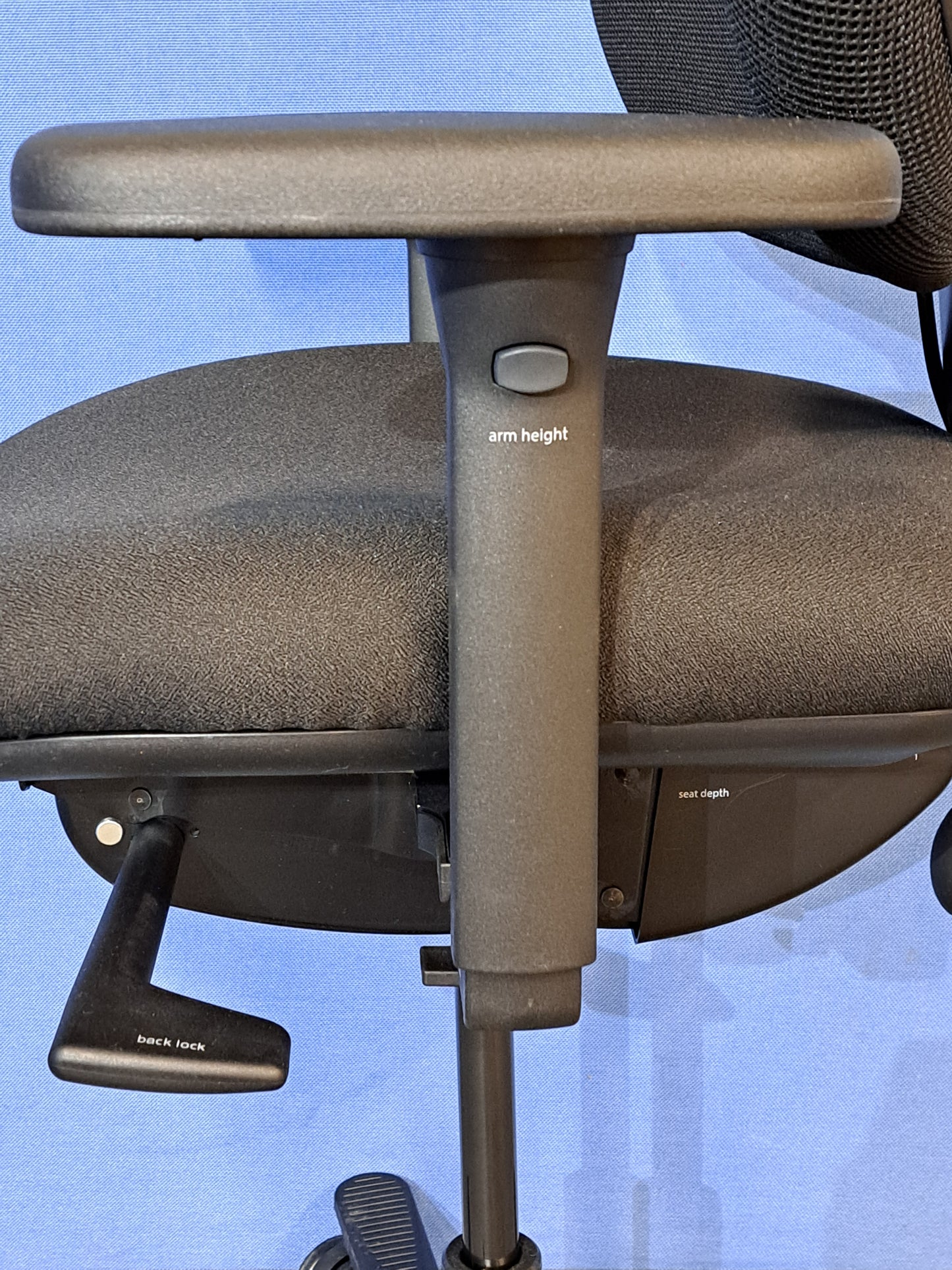 Orangebox Flo Mid Back Task Armchair with Headrest Black (used)