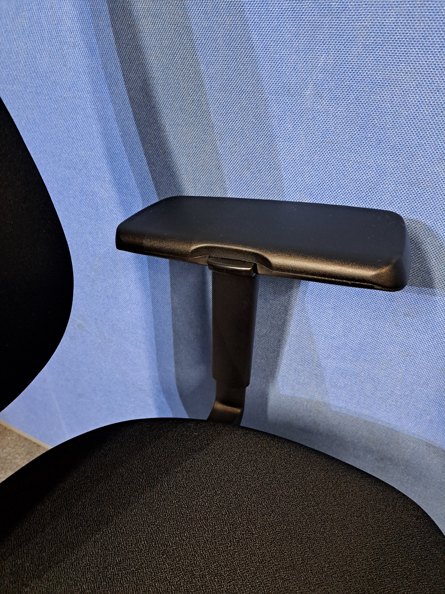 Ergonomic Opera 60-6 High Back Operators Armchair with Small Seat Black (used)