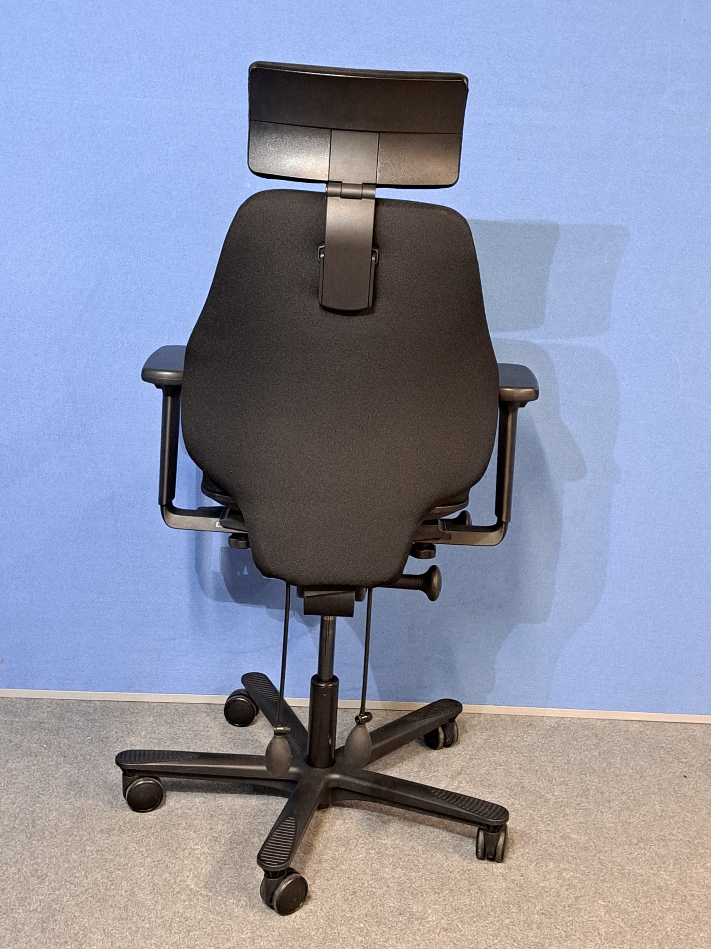 Orangebox Spira Plus Medium Back Armchair inc Headrest Black (used)