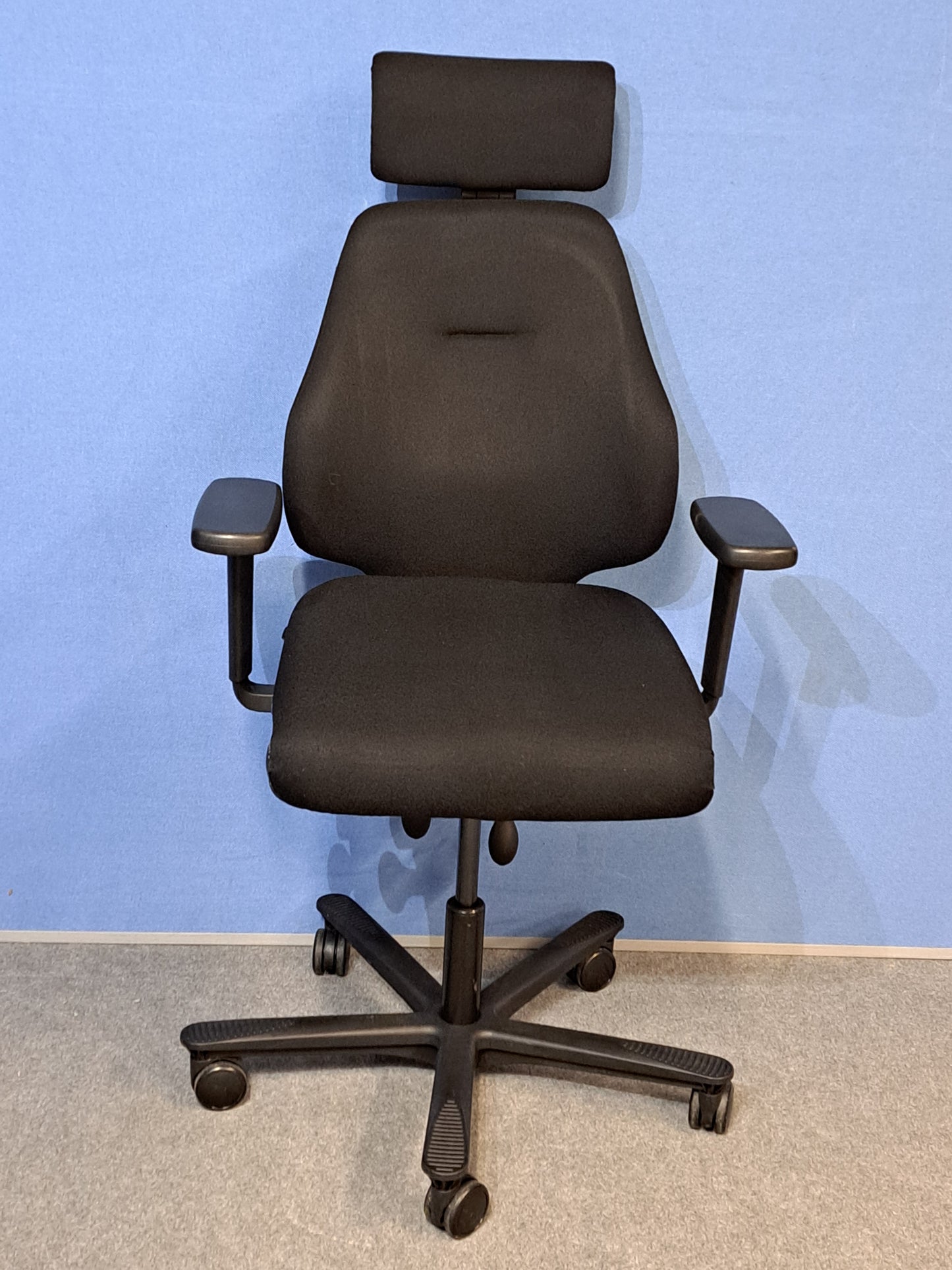 Orangebox Spira Plus Medium Back Armchair inc Headrest Black (used)
