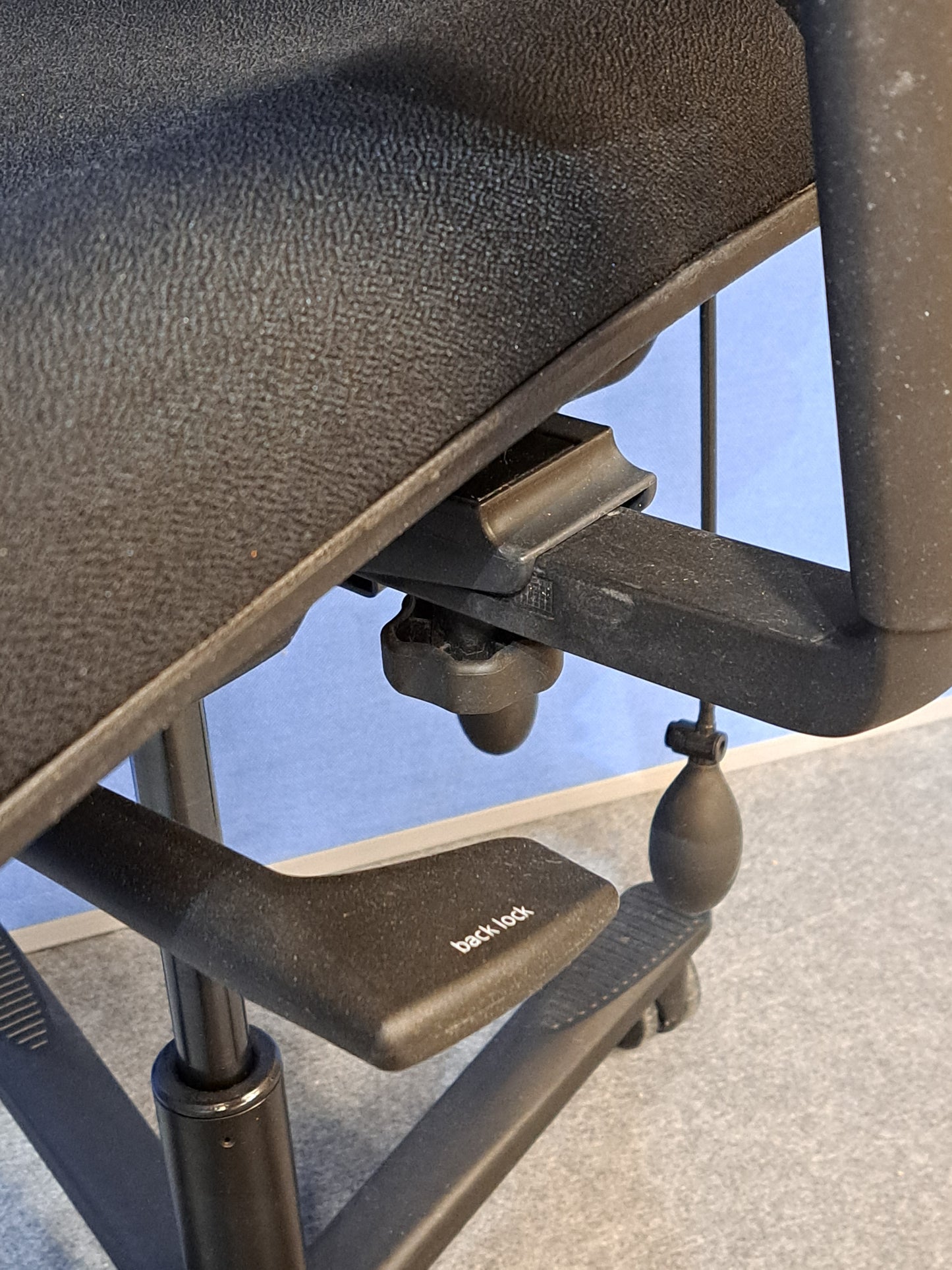 Orangebox Spira Plus Medium Back Armchair inc Headrest Black (used)