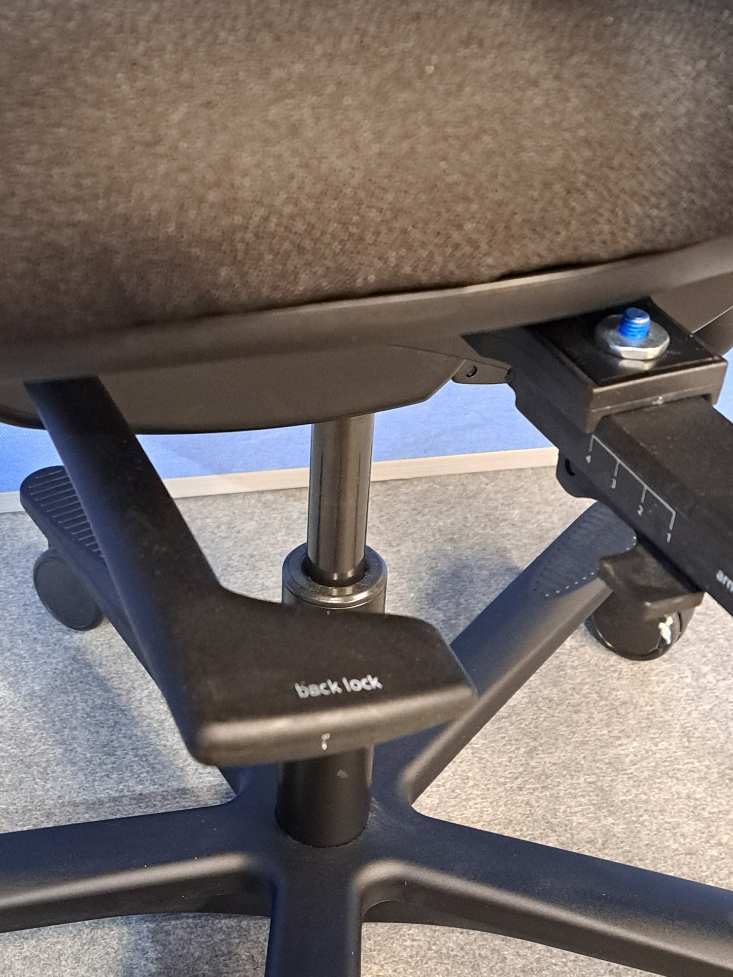 Orangebox Flo Mid Back Task Armchair with Headrest Black (used)