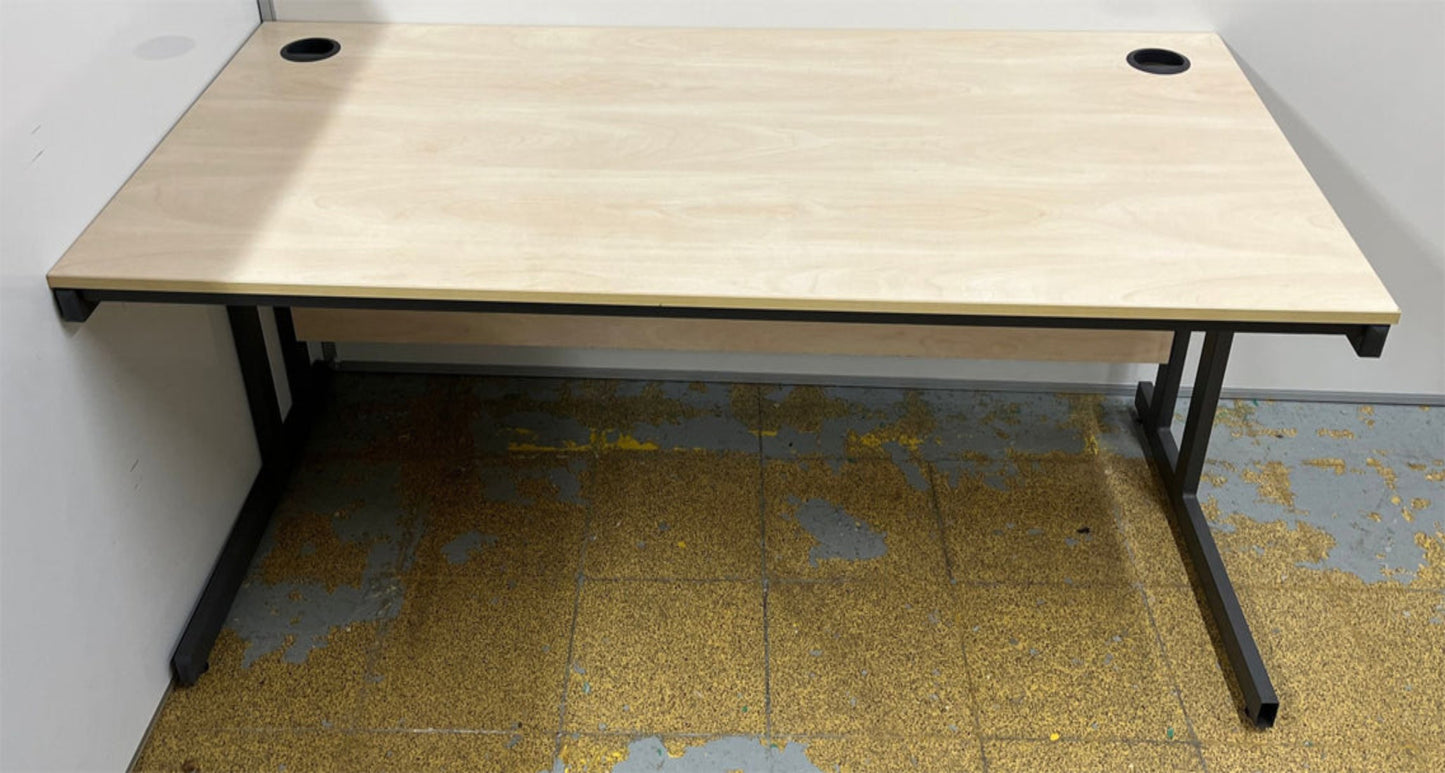 1600x800mm Straight Desk Maple (used)