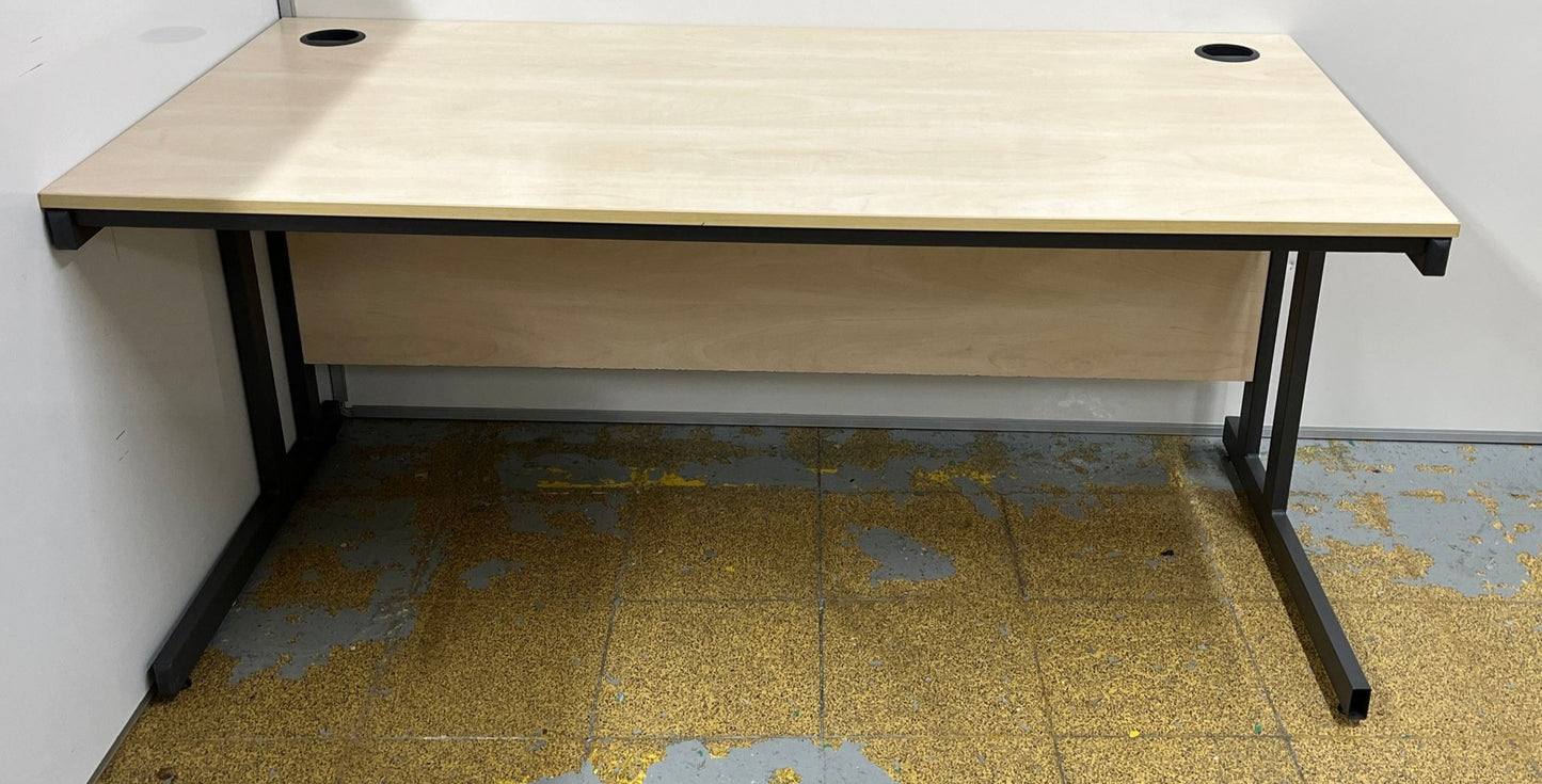 1600x800mm Straight Desk Maple (used)