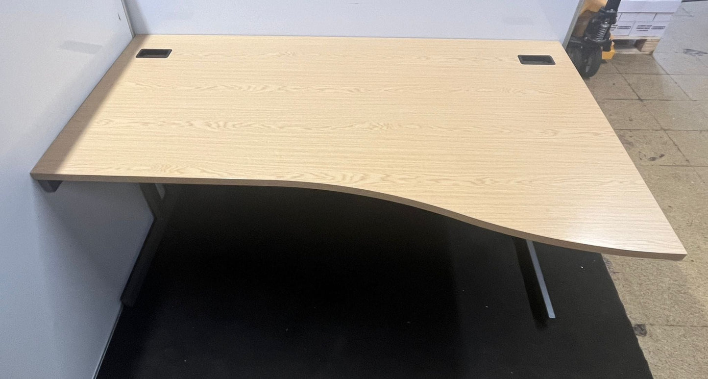 1600mm Right Hand Wave Desk Oak (used)