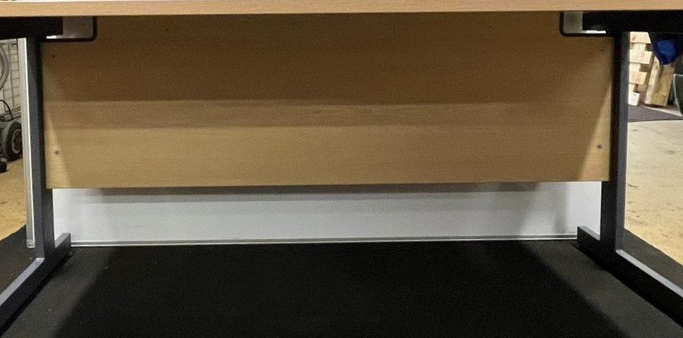 1600x800mm Straight Desk Verade Oak (used)