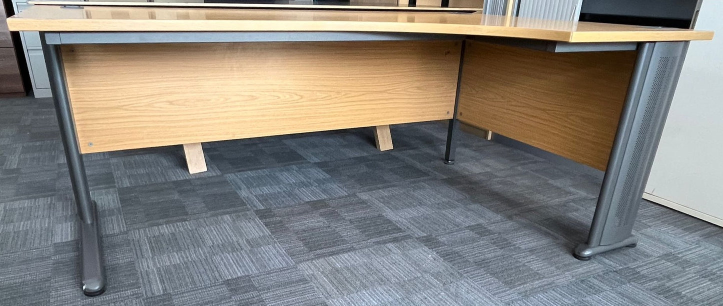 1800mm Right Hand Curved Desk Oak (used)