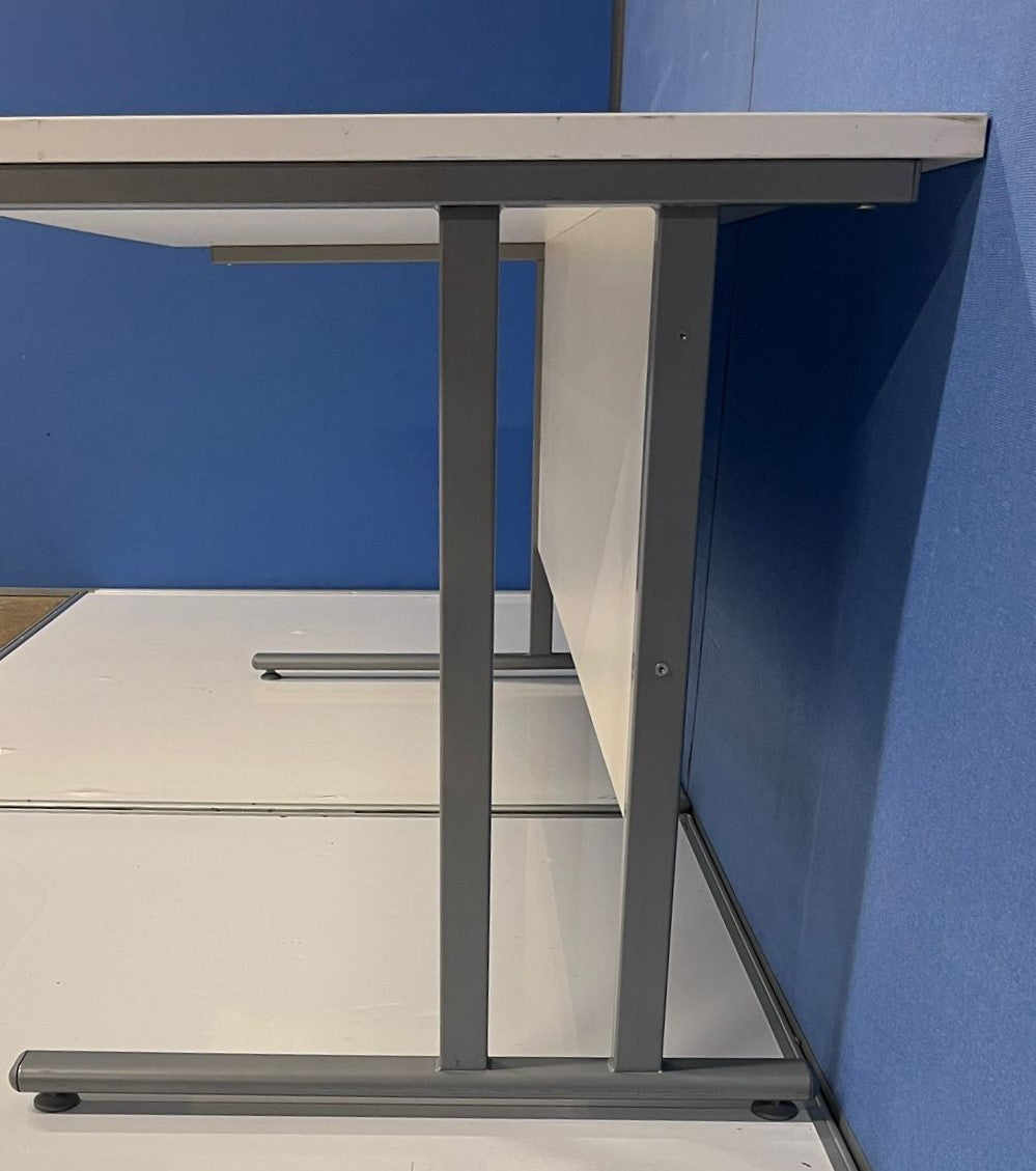 1800x800mm Straight Desk White (used)
