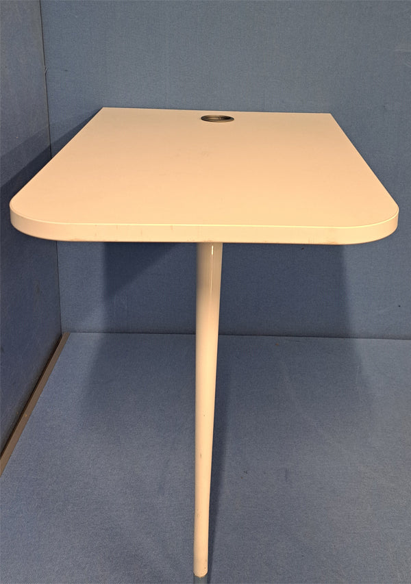 1000x700mm Wall Mountable Table with Single Leg White (used)