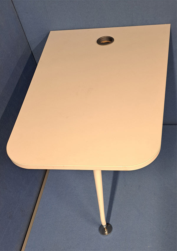 1000x700mm Wall Mountable Table with Single Leg White (used)