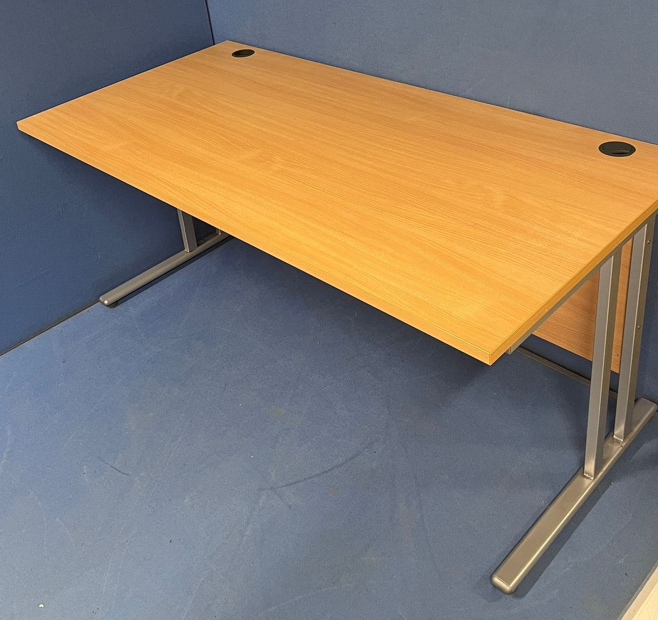 1600x800mm Straight Desk Beech (used)