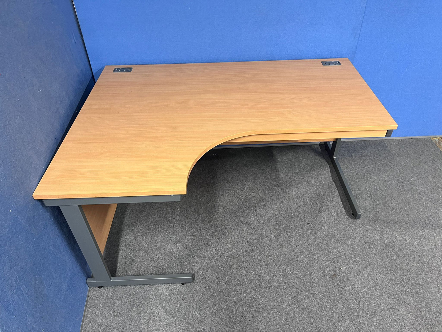 1600mm Left Hand Curved Desk Beech (used)