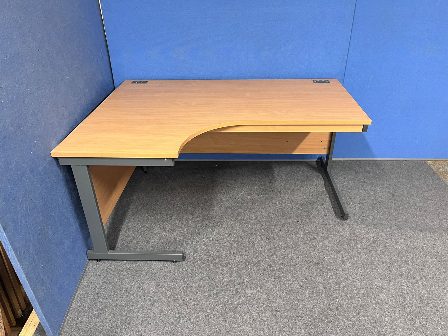 1600mm Left Hand Curved Desk Beech (used)