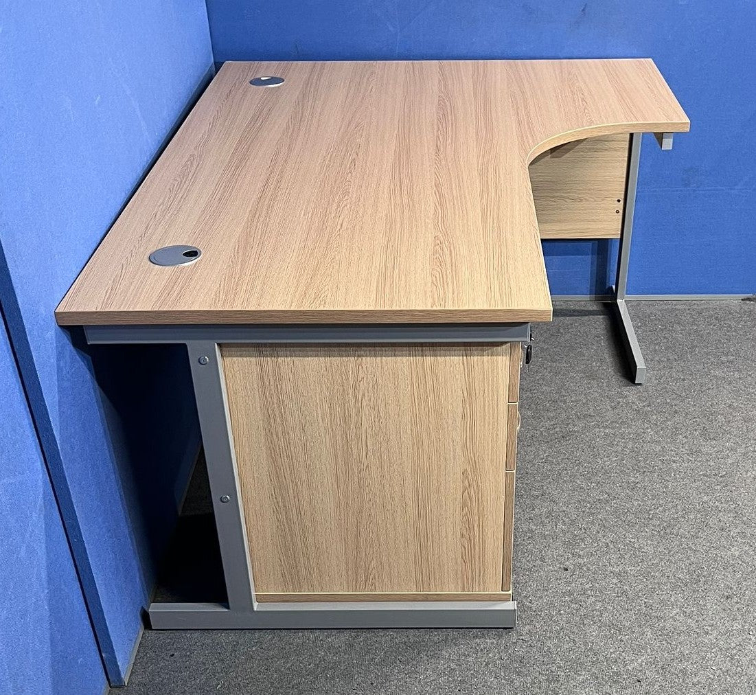1600mm Right Hand Curved Desk inc 3 Drawer Mobile Pedestal Verade Oak (used)