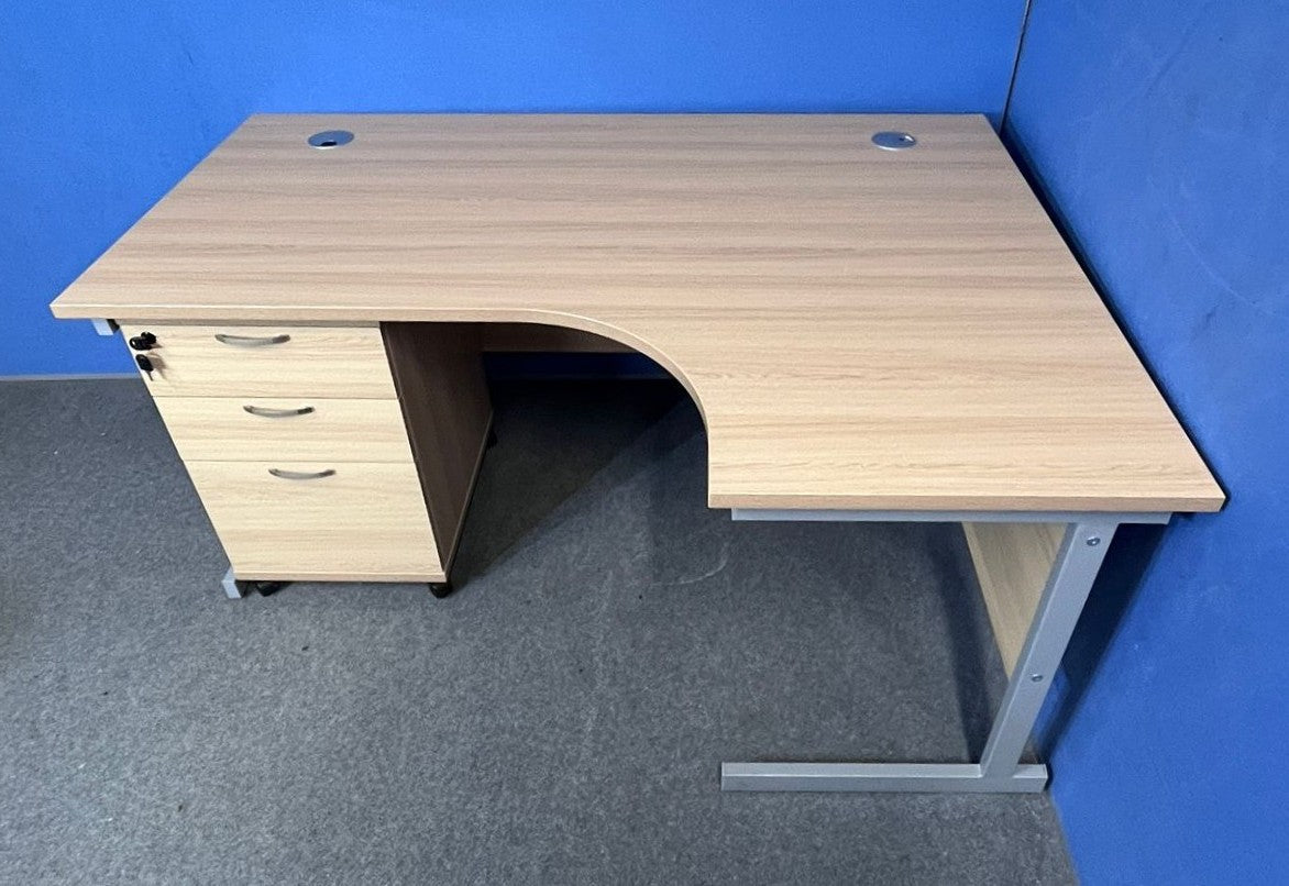 1600mm Right Hand Curved Desk inc 3 Drawer Mobile Pedestal Verade Oak (used)
