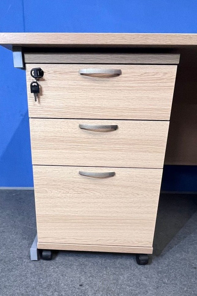 1600mm Right Hand Curved Desk inc 3 Drawer Mobile Pedestal Verade Oak (used)