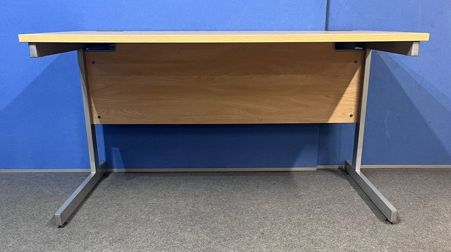1400x800mm Straight Desk Verade Oak (used)