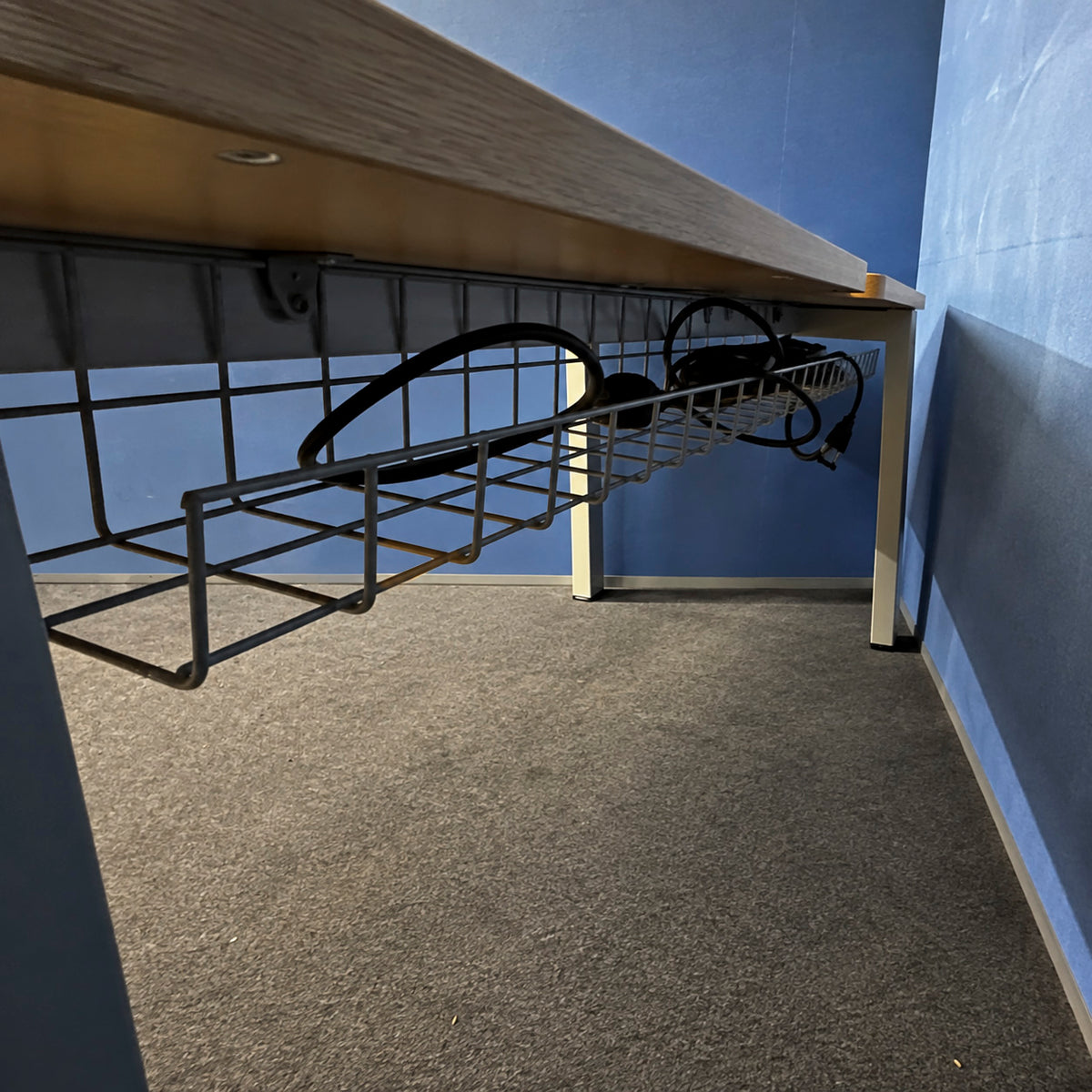 1650x800mm Straight Desk with Cable Management, Verade Oak (used)