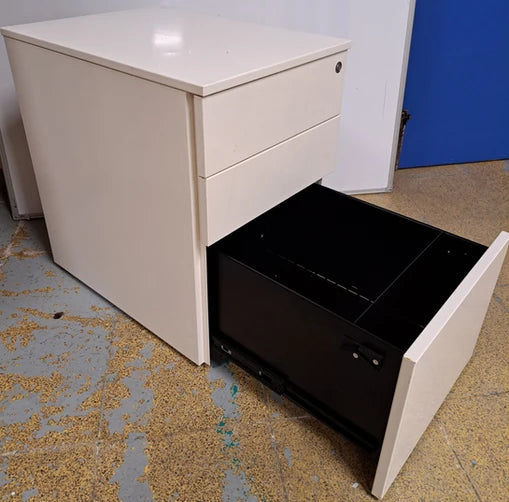 3 Drawer Metal Under Desk Mobile Pedestal White (used)
