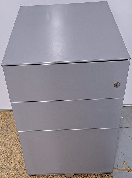 3 Drawer Metal Under Desk Mobile Pedestal Grey (used)
