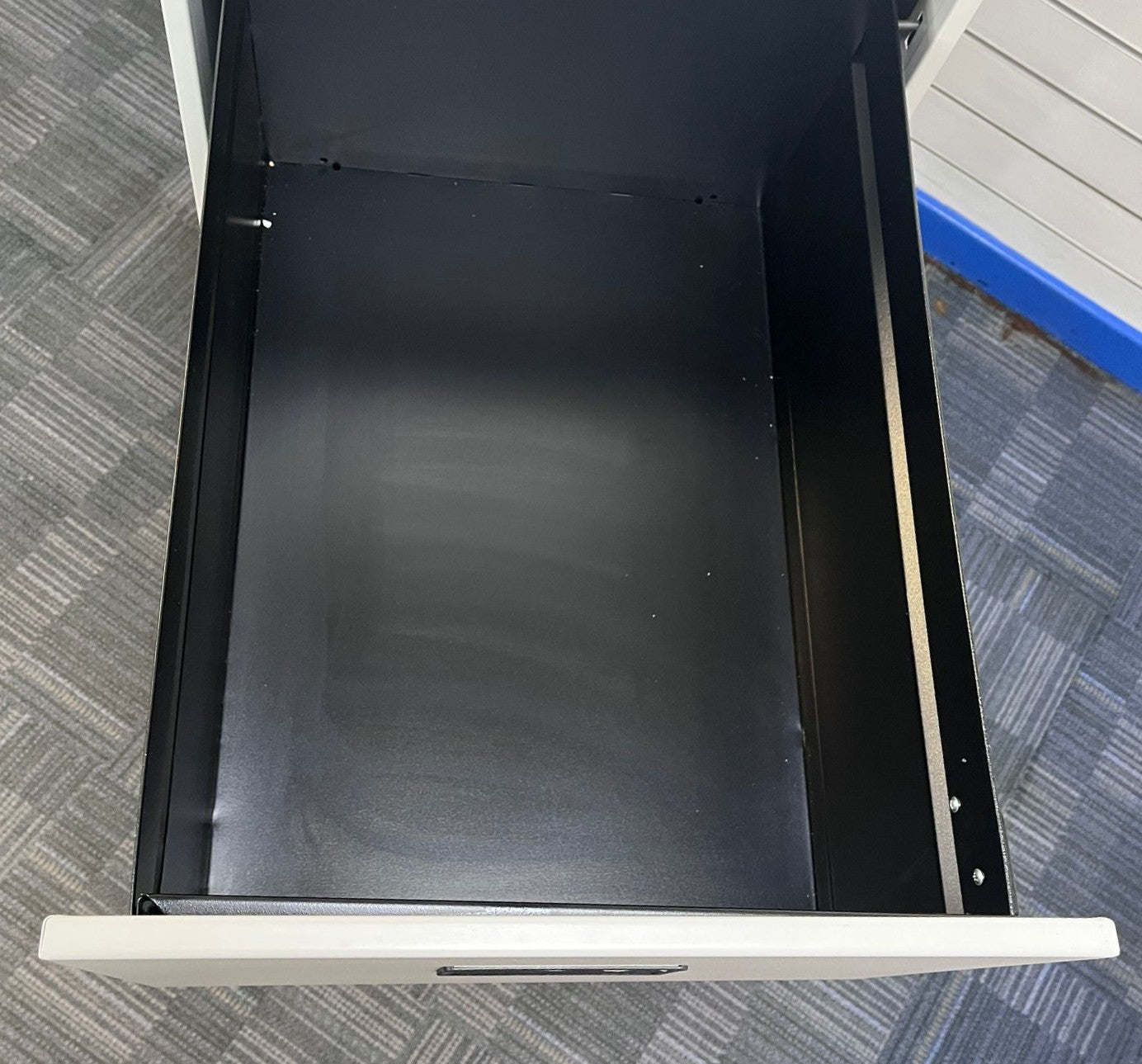 Triumph 4 Drawer Steel Filing Cabinet Grey (used)
