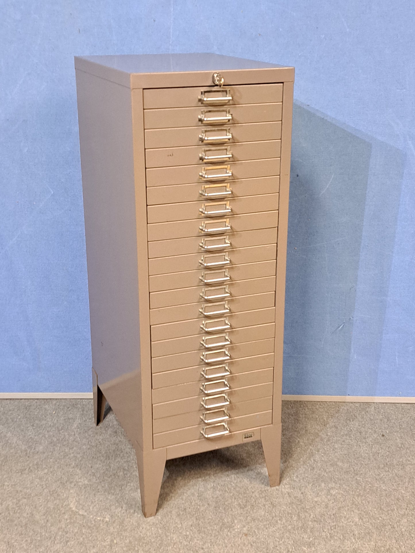 Vintage Stor All Steel 21 Drawer Lockable Cabinet with Chrome pull Handles (used)