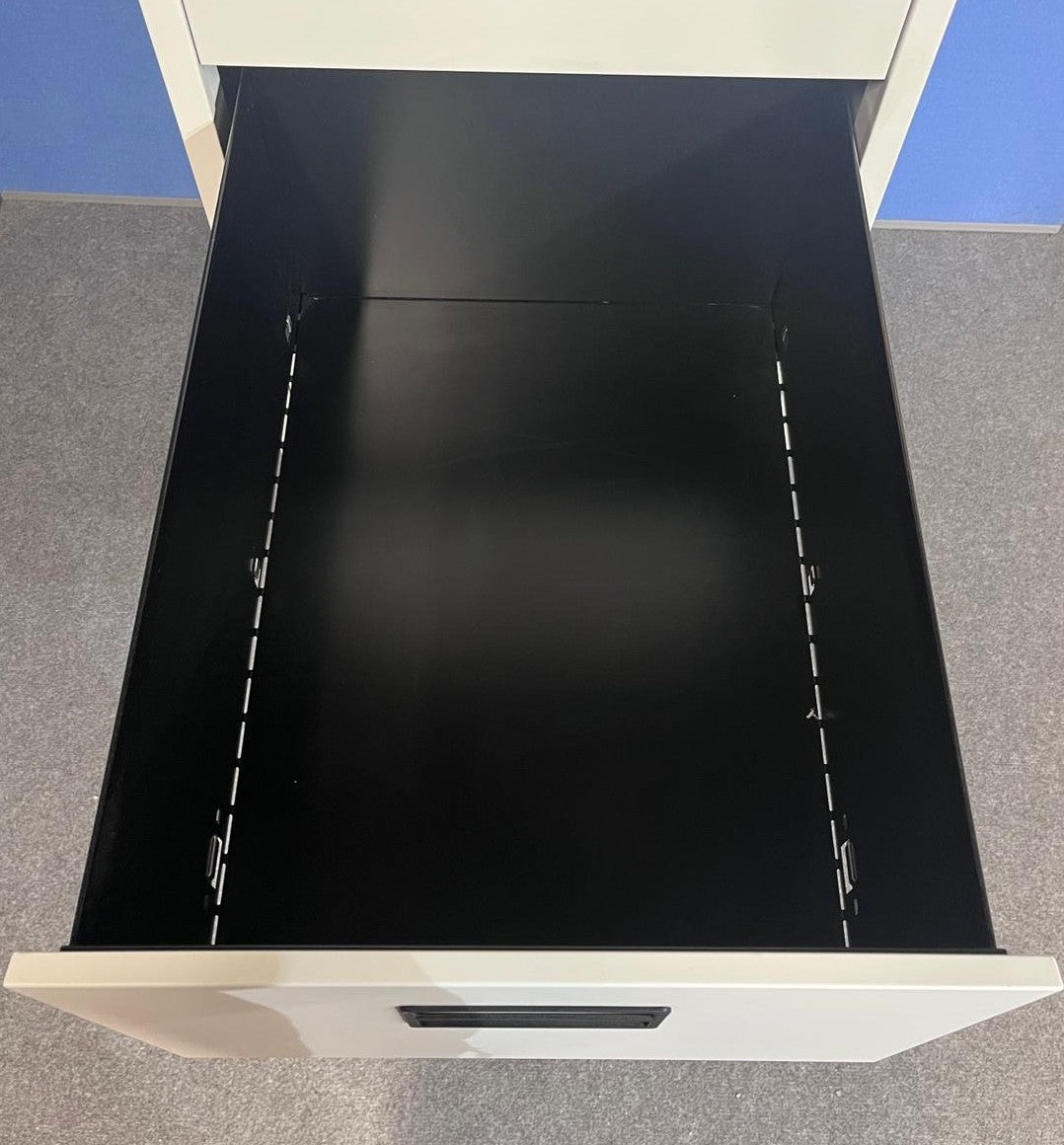 4 Drawer Steel Filing Cabinet Grey (used)