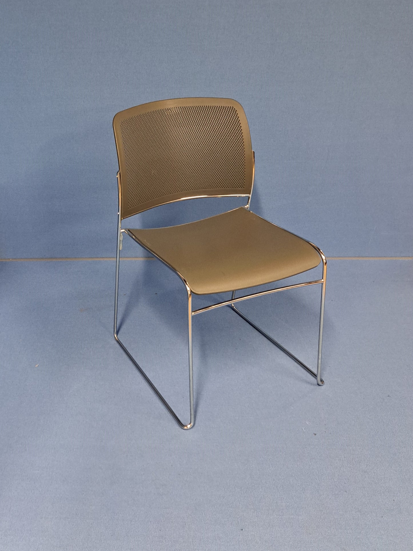 *SALE* Set of 4 Boss Design Starr meeting / visitors chair on chrome cantilever frame grey (used)