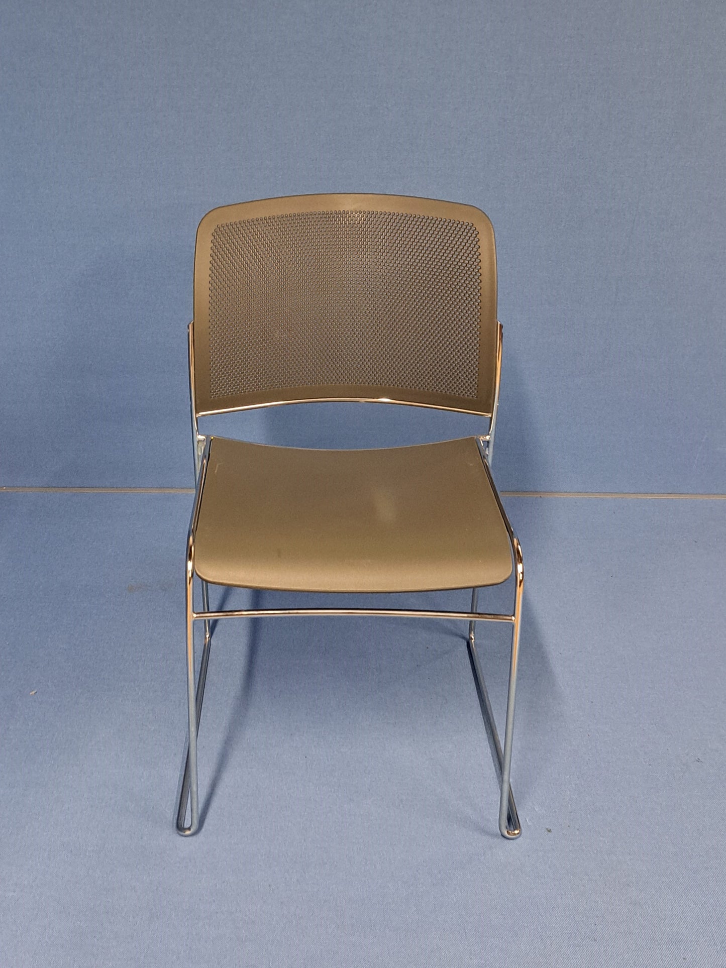 *SALE* Set of 4 Boss Design Starr meeting / visitors chair on chrome cantilever frame grey (used)