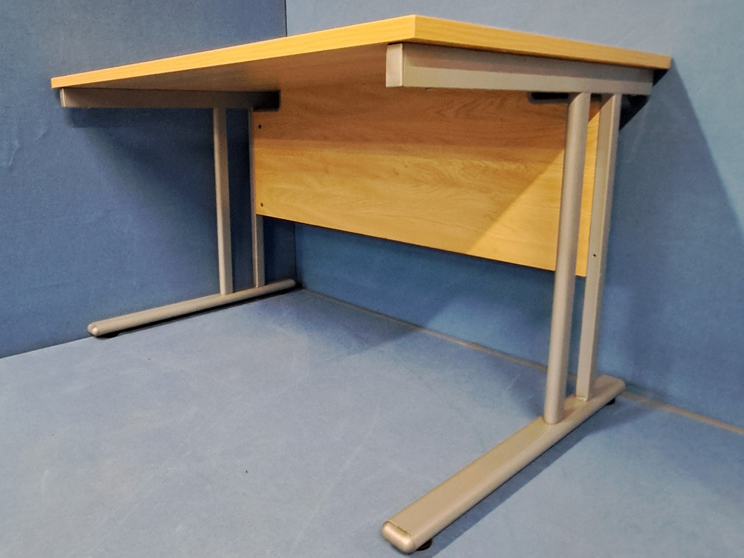 1200x800mm Straight Desk Light Oak (used)