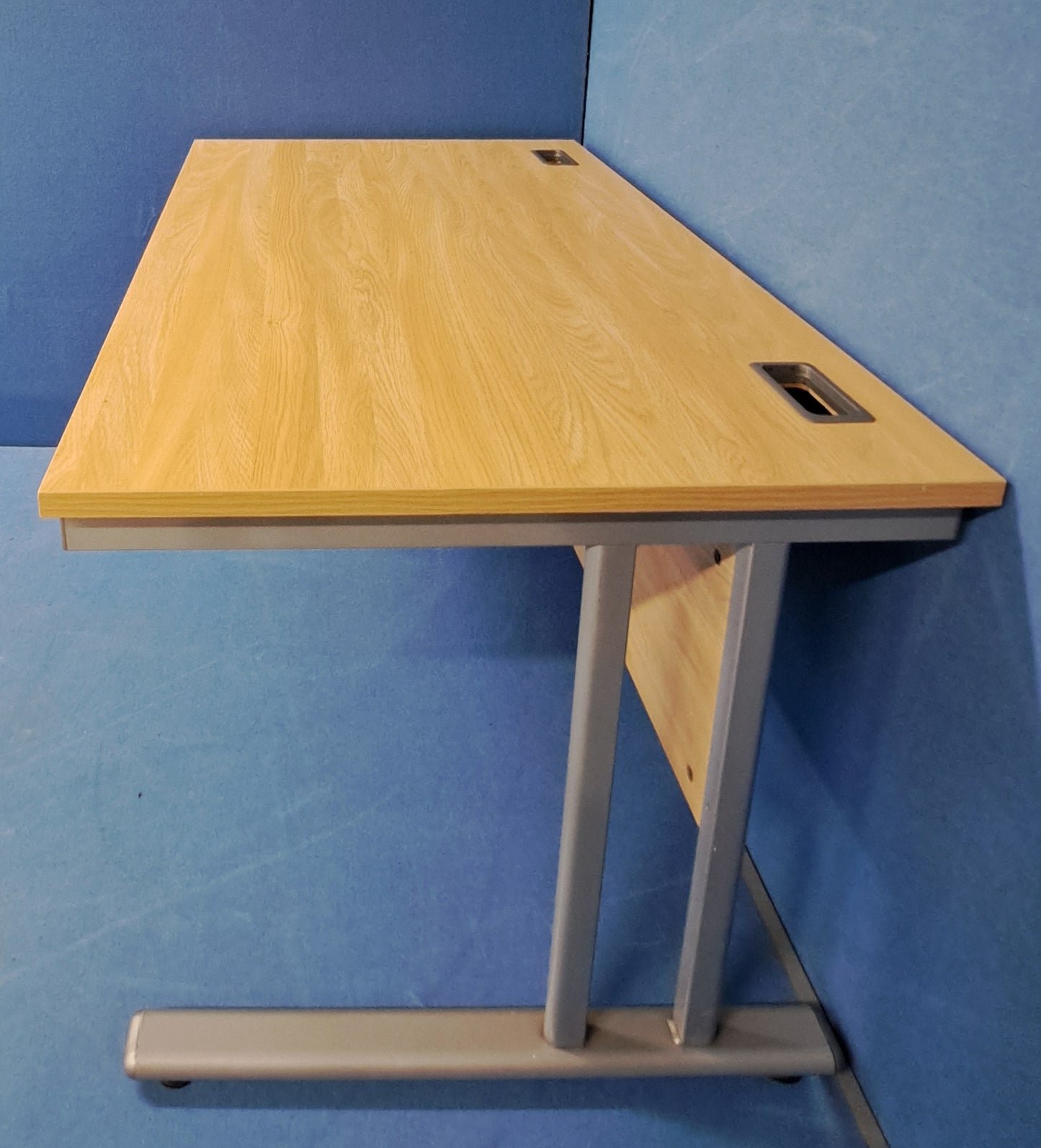 1200x800mm Straight Desk Light Oak (used)