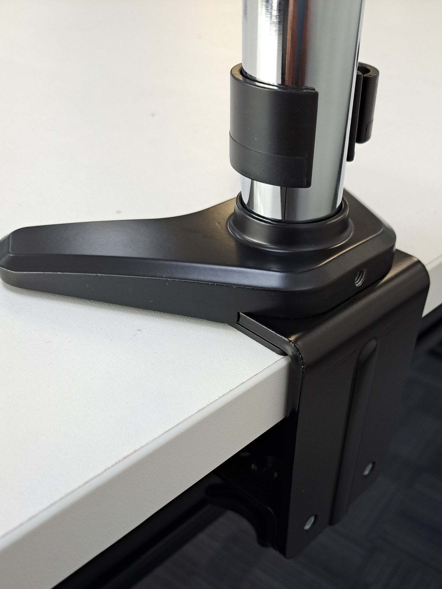 HUANUO HNSS5 Gas Spring Monitor Riser Arm (as new)