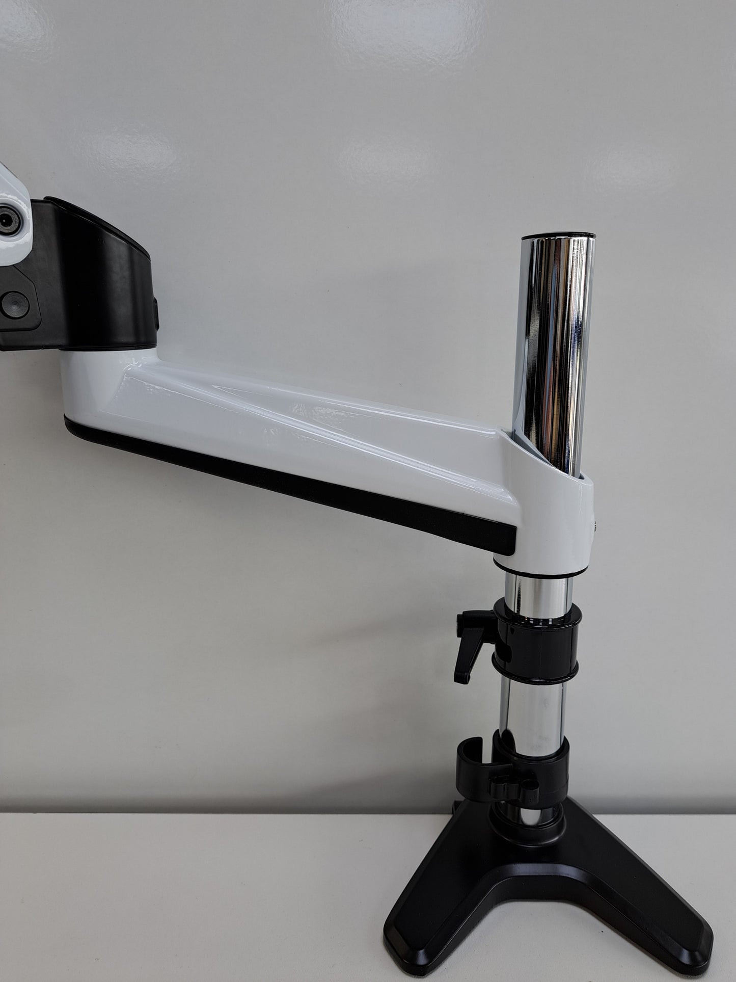 HUANUO HNSS5 Gas Spring Monitor Riser Arm (as new)