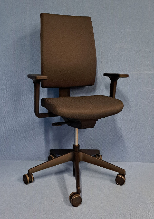Senator FreeFlex Task Operators Armchair Grey with black 5 star base (used)